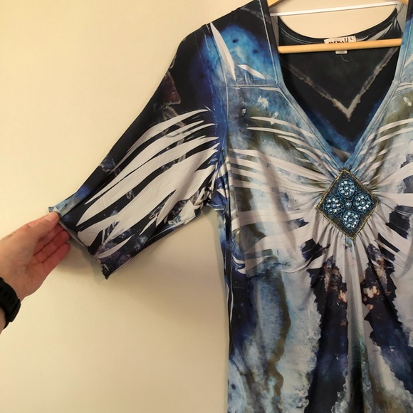 Emerald Live and Let Live Top - Picture 3 of 15